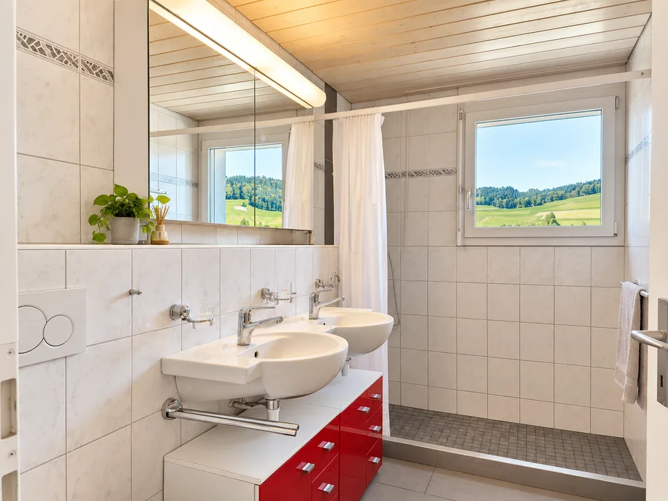 Stylish 4.5-room maisonette apartment with a far-reaching view in Walkringen – photo 8 of 11