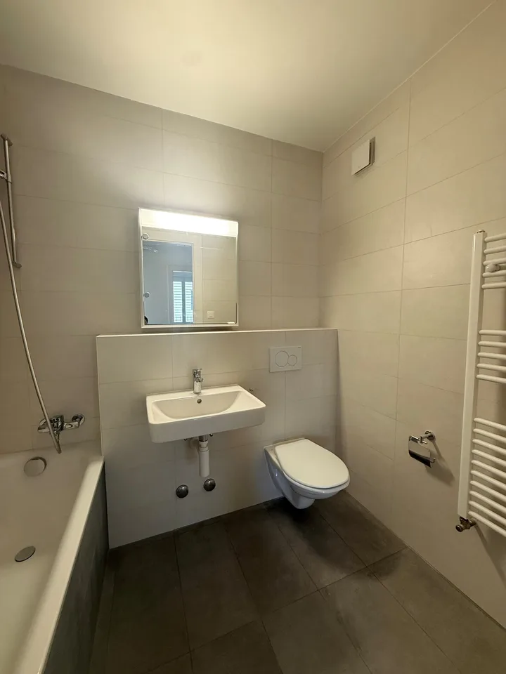 Charmant appartement de 2.5 pièces avec balcon à Lausanne – photo 4 sur 4