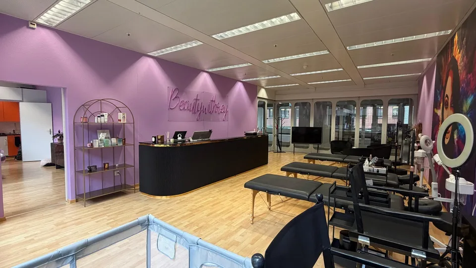 Spazio commerciale luminoso di 85 m² nel TMC, ideale per la bellezza, il showroom o l'ufficio – foto 5 di 6