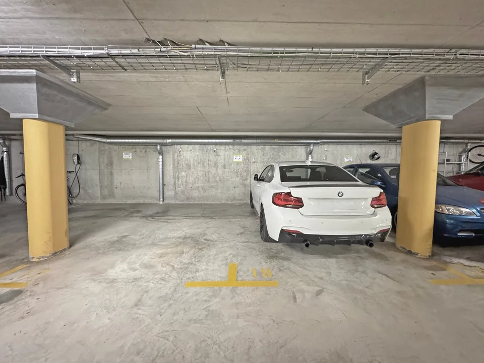 Spacious, well-thought-out 4 ½-room apartment, quiet residential area, including 2 underground parking spaces – photo 14 of 15