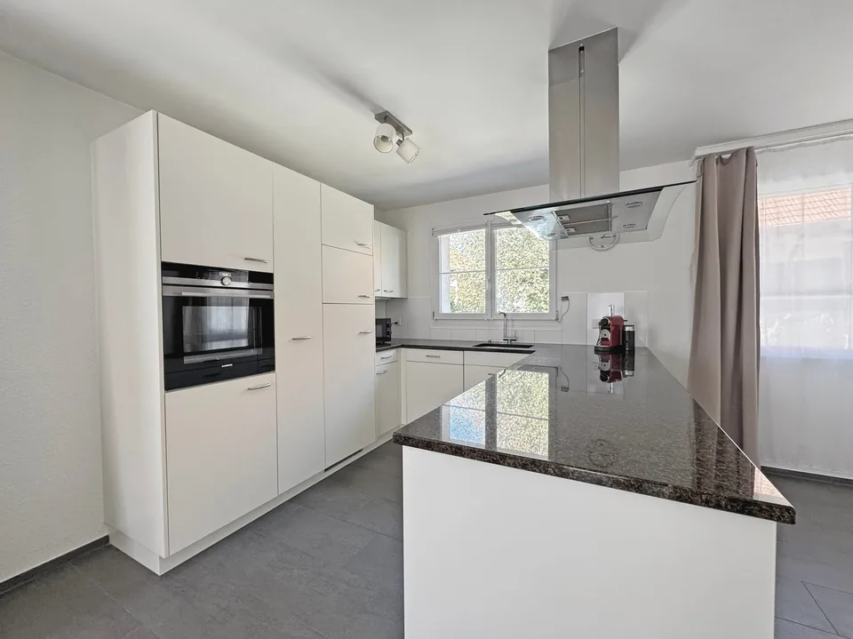 Spacious, well-thought-out 4 ½-room apartment, quiet residential area, including 2 underground parking spaces – photo 9 of 15