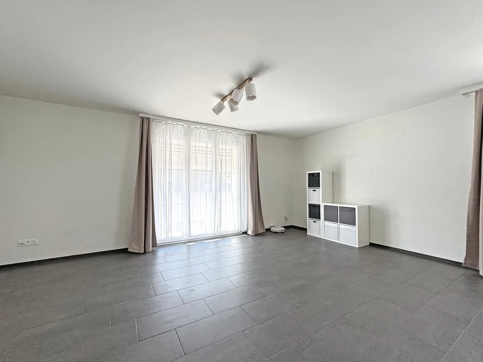 Spacious, well-thought-out 4 ½-room apartment, quiet residential area, including 2 underground parking spaces – photo 6 of 15