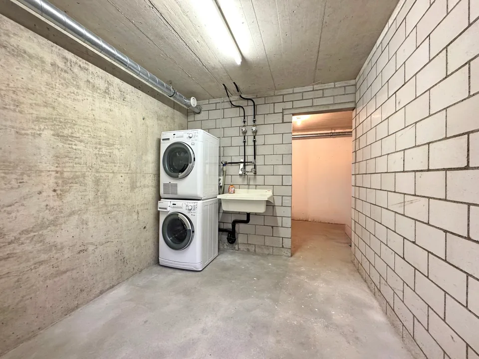 Spacious, well-thought-out 4 ½-room apartment, quiet residential area, including 2 underground parking spaces – photo 13 of 15