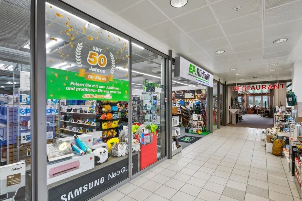 Attractive sales area in Linth Park – photo 3 of 6