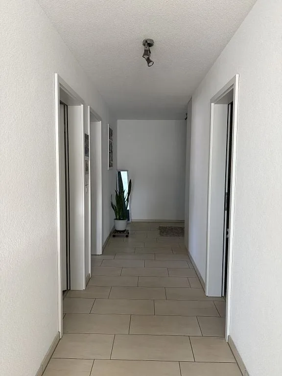 Schöne 3.5-Zimmerwohnung mit grossem Balkon – Foto 3 von 11