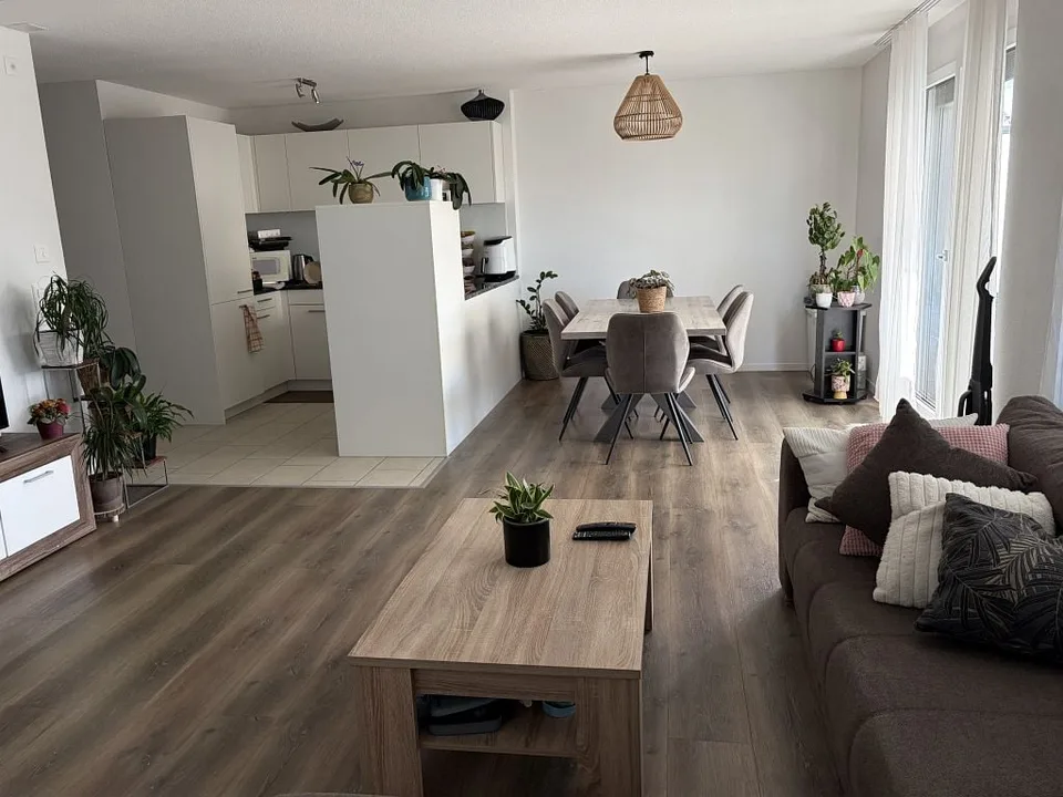 Schöne 3.5-Zimmerwohnung mit grossem Balkon – Foto 6 von 11
