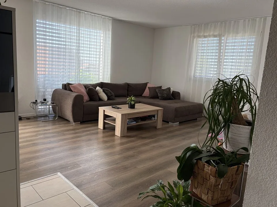 Schöne 3.5-Zimmerwohnung mit grossem Balkon – Foto 5 von 11