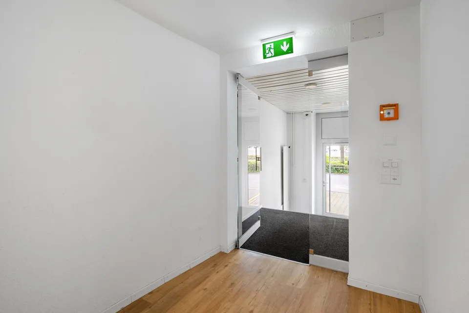 Salle polyvalente au sous-sol sur Gessnerallee dans le district 1 – photo 4 sur 7