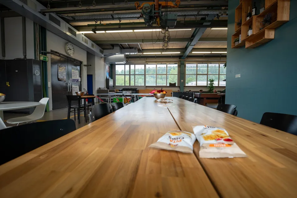 Günstiges Büro in kreativer Fabrikhalle – Foto 9 von 16