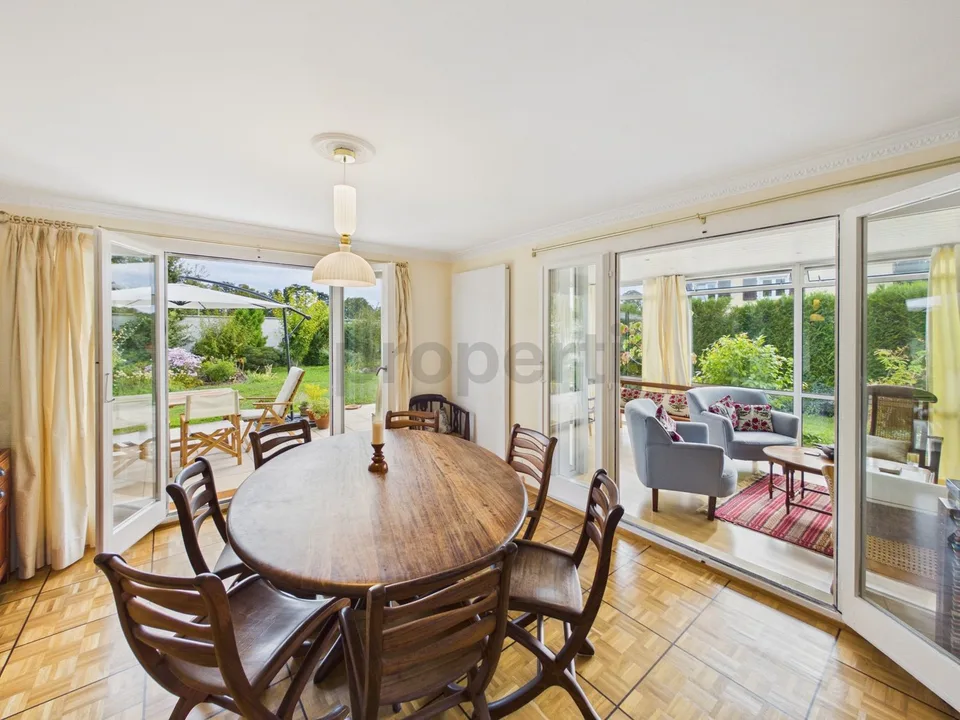 Large garden, magnificent veranda, bright ground floor, 4 bedrooms! – photo 4 of 27