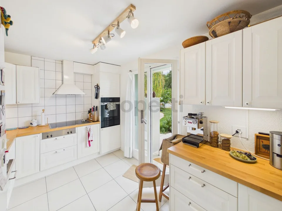 Large garden, magnificent veranda, bright ground floor, 4 bedrooms! – photo 6 of 27