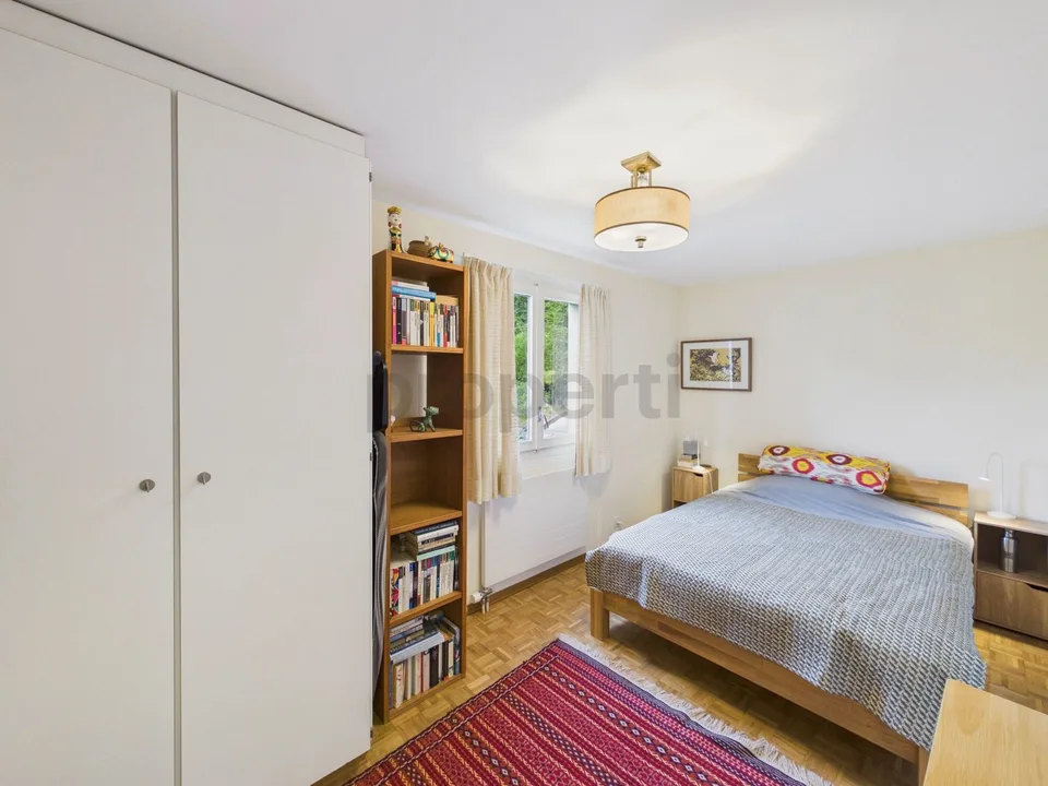Large garden, magnificent veranda, bright ground floor, 4 bedrooms! – photo 7 of 27