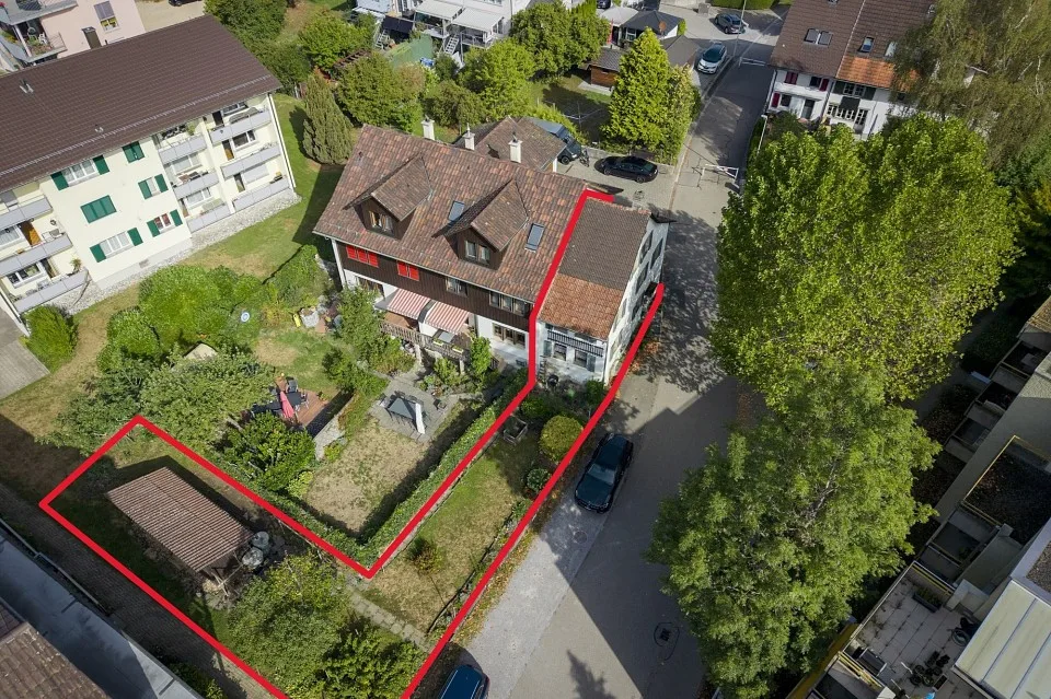 To be renovated in a great location – photo 3 of 13