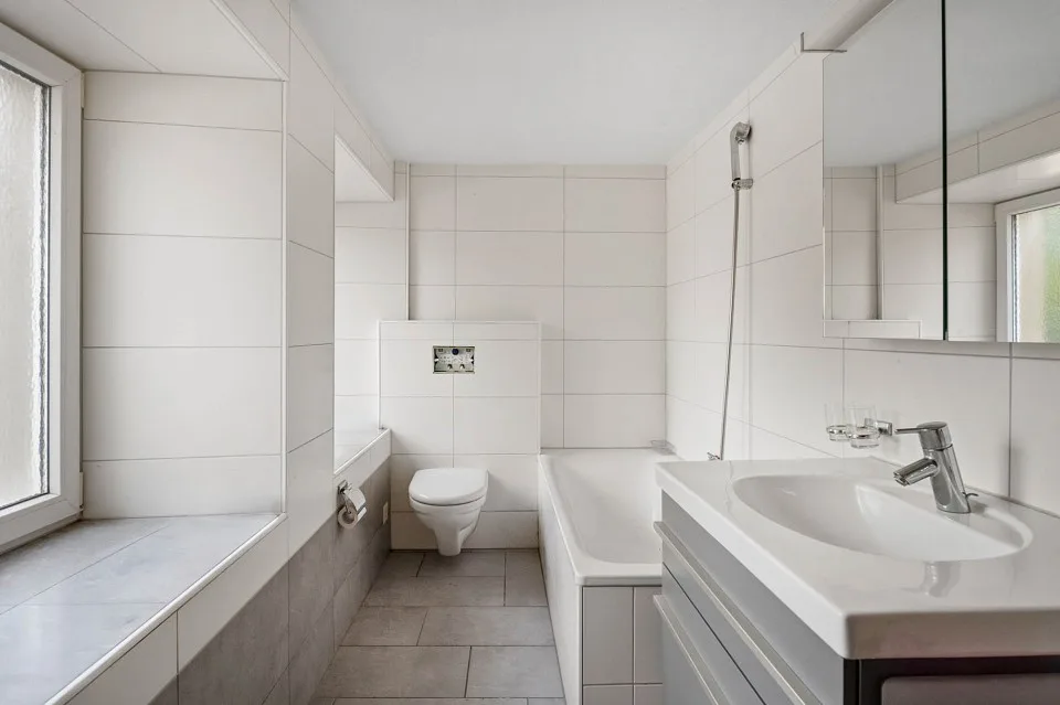 To be renovated in a great location – photo 8 of 13