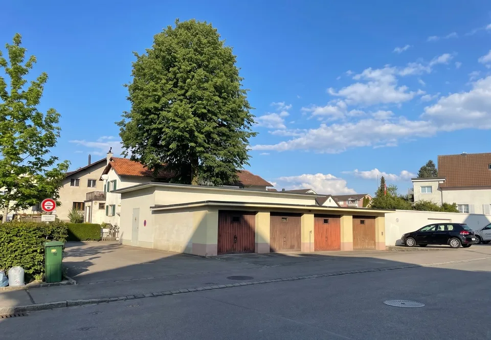 Terreno soleggiato con potenziale a Rüti – foto 2 di 4