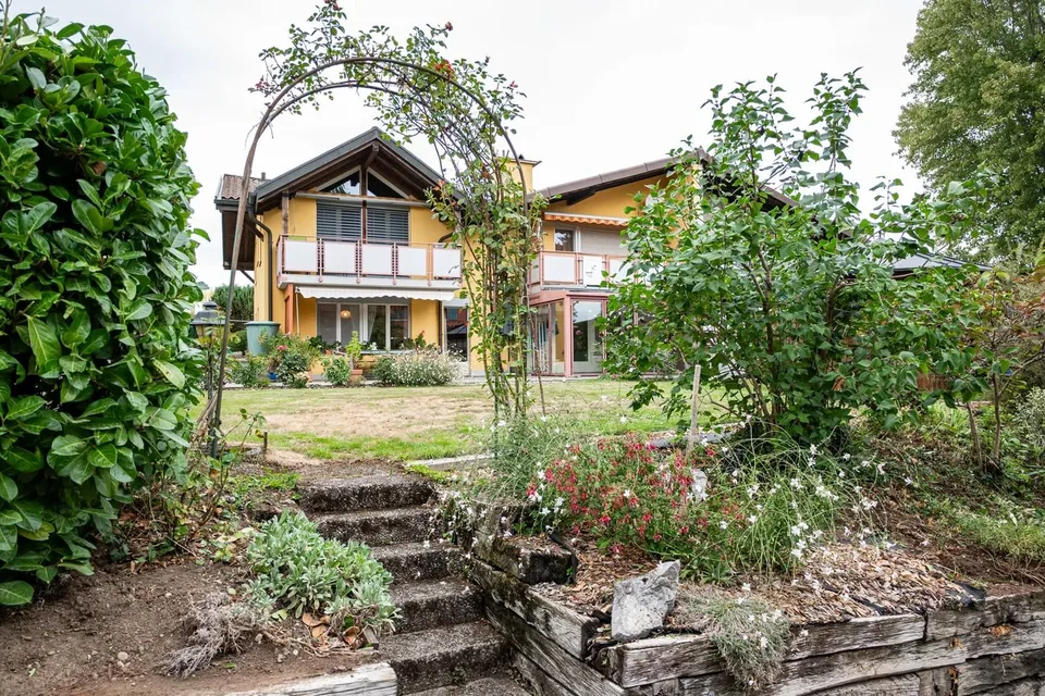 Casa multifamiliare con 3 unità e giardino in vendita a Kirchdorf – foto 8 di 13