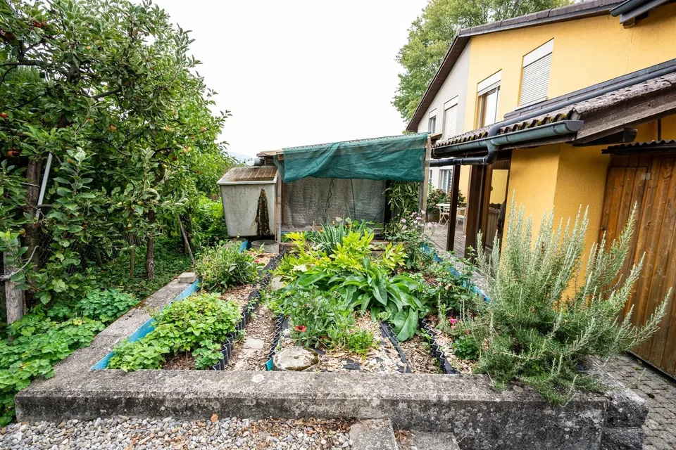 Casa multifamiliare con 3 unità e giardino in vendita a Kirchdorf – foto 9 di 13