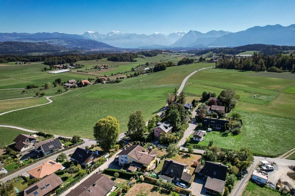 Casa multifamiliare con 3 unità e giardino in vendita a Kirchdorf – foto 3 di 13