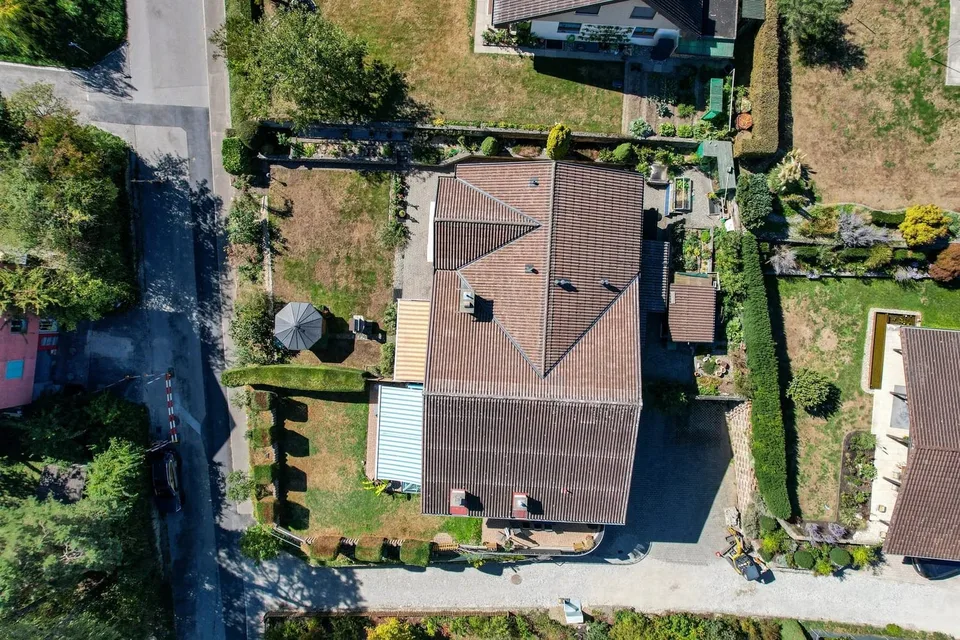Casa multifamiliare con 3 unità e giardino in vendita a Kirchdorf – foto 4 di 13