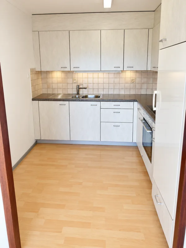 Wunderschöne und grosszügige 3.5-Zimmer-Wohnung - per sofort verfügbar – Foto 3 von 11