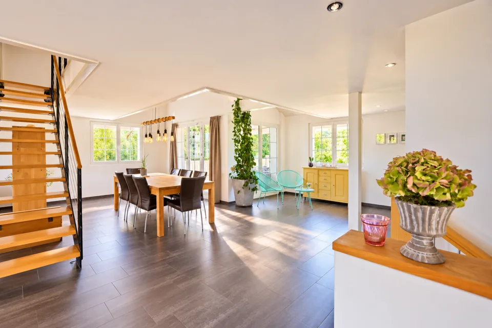 Casa unifamiliare di 5,5 locali elegante con ampio spazio di parcheggio per veicoli – foto 4 di 16