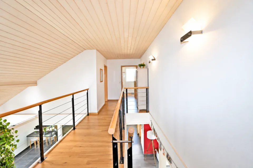 Casa unifamiliare di 5,5 locali elegante con ampio spazio di parcheggio per veicoli – foto 11 di 16