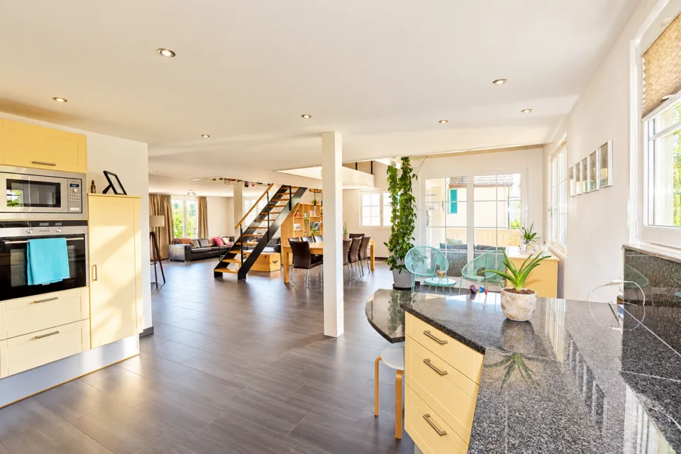 Casa unifamiliare di 5,5 locali elegante con ampio spazio di parcheggio per veicoli – foto 6 di 16