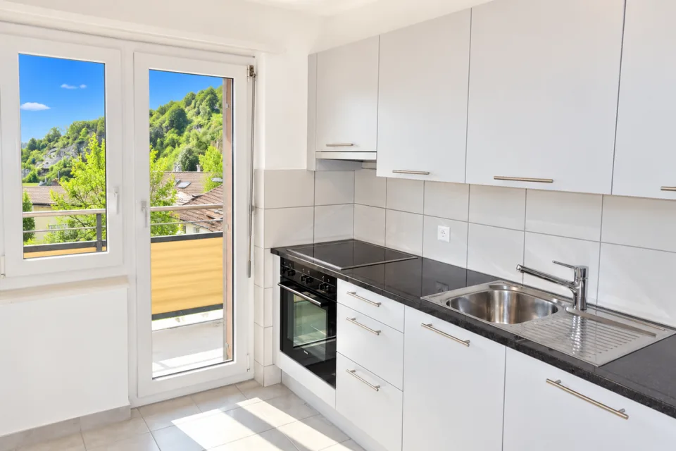 Neu Sanierte 3 Zimmerwohnung zentrale Lage ! – Foto 3 von 11