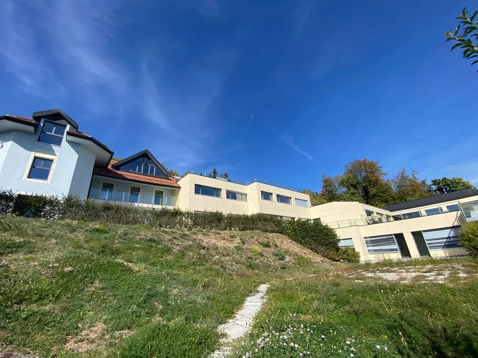 Exceptional complex of 1,900 m² – Ideal for foundation, leisure center or institution – photo 3 of 14