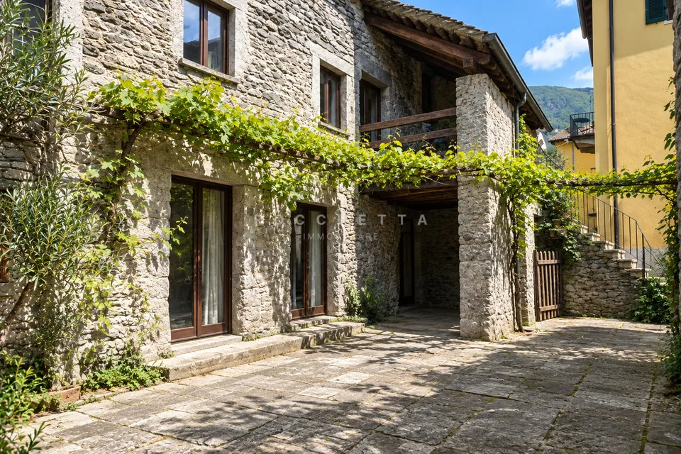 Caratteristica casa ticinese con piazzetta privata – Foto 2 von 13