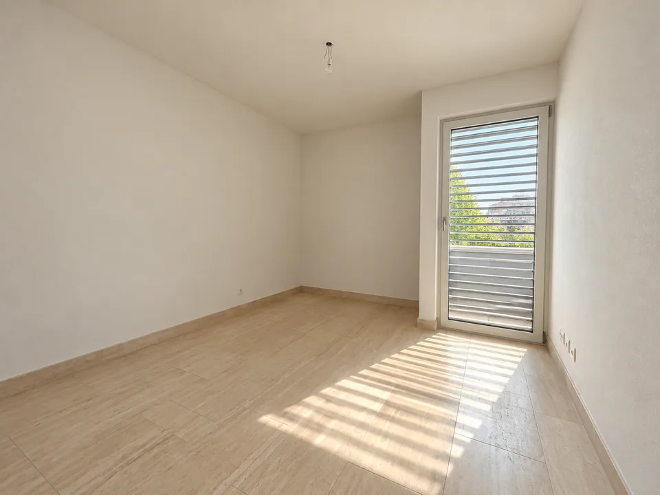 Geräumige 4.5-Zimmer-Wohnung mit Seeblick in einer exklusiven Residenz in Lugano – Foto 11 von 13