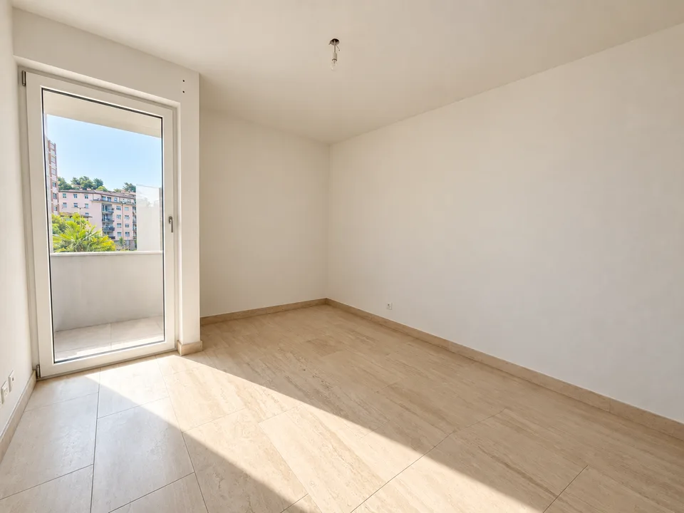 Geräumige 4.5-Zimmer-Wohnung mit Seeblick in einer exklusiven Residenz in Lugano – Foto 10 von 13
