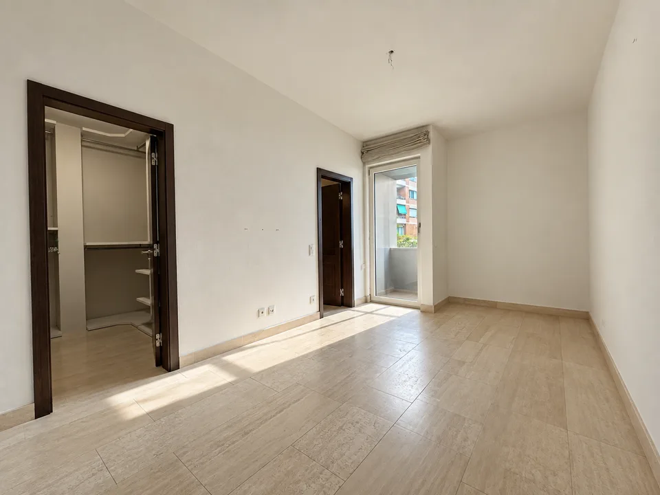 Geräumige 4.5-Zimmer-Wohnung mit Seeblick in einer exklusiven Residenz in Lugano – Foto 9 von 13