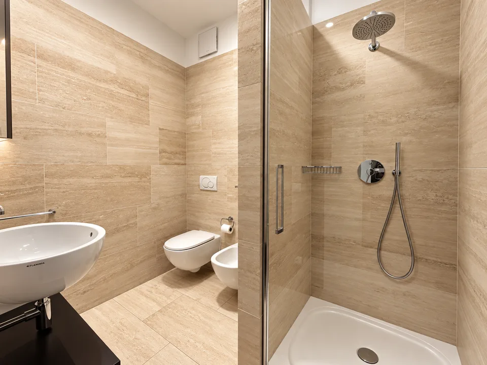Geräumige 4.5-Zimmer-Wohnung mit Seeblick in einer exklusiven Residenz in Lugano – Foto 7 von 13