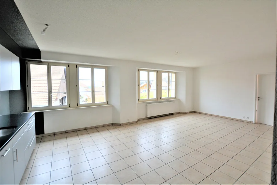 Beautiful 4.5-room apartment in Saignelégier – photo 3 of 13