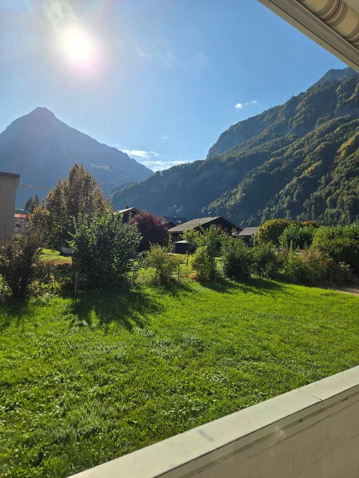 Appartamento di 4,5 locali ristrutturato di recente con vista sulla montagna a Linthal – foto 19 di 21
