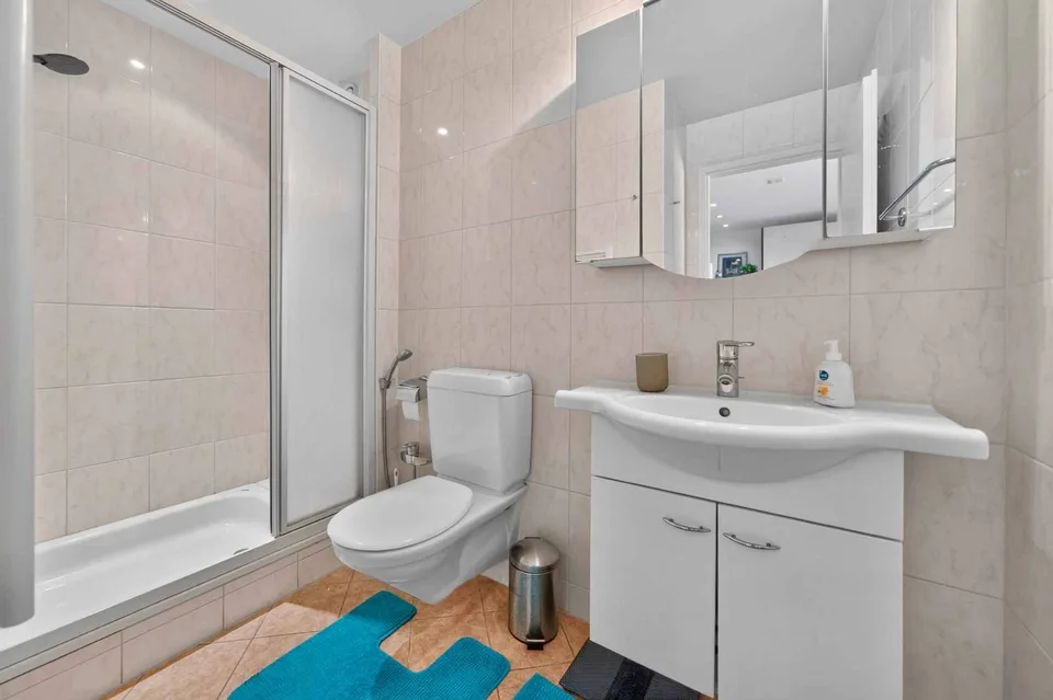Lumineux studio meublé avec magnifique vue sur le lac – photo 10 sur 11