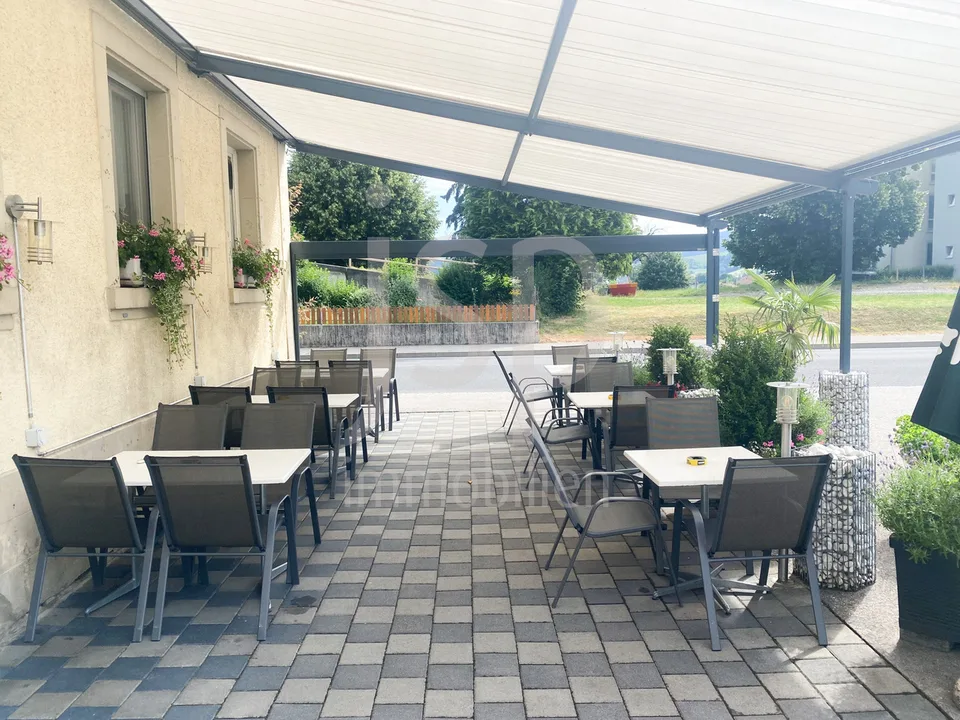 Mitten im Dorfzentrum von Plaffeien das Restaurant zum goldenen Kreuz – Foto 4 von 9