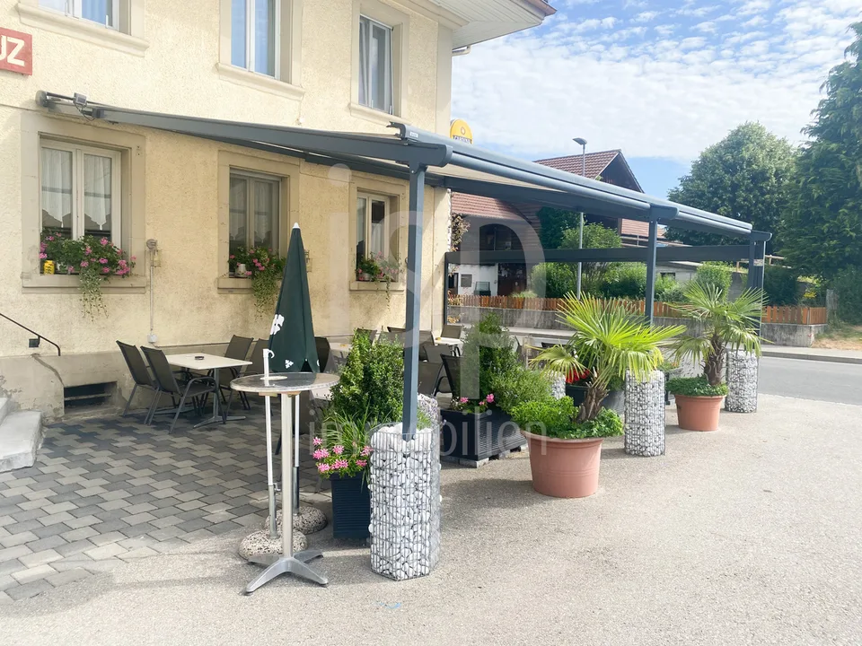 Mitten im Dorfzentrum von Plaffeien das Restaurant zum goldenen Kreuz – Foto 6 von 9
