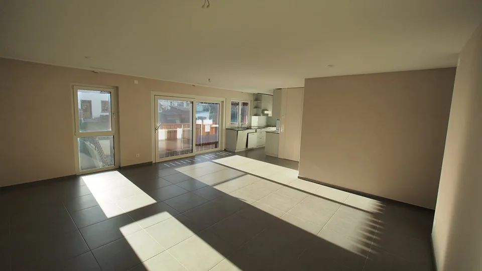 Zu vermieten 4 1/2 Zimmer Wohnung 1. Etage – Foto 4 von 23