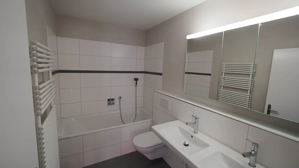 Zu vermieten 4 1/2 Zimmer Wohnung 1. Etage – Foto 3 von 23