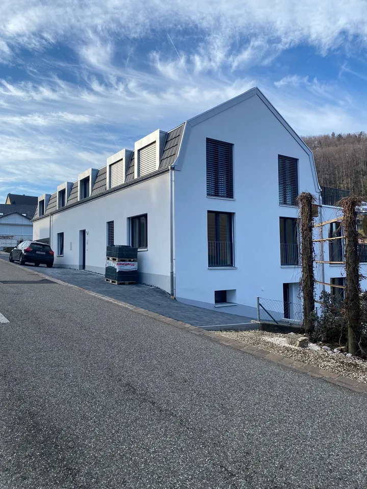 Moderne Neubauwohnungen an attraktiver Wohnlage mit grossem Balkon – Foto 2 von 5