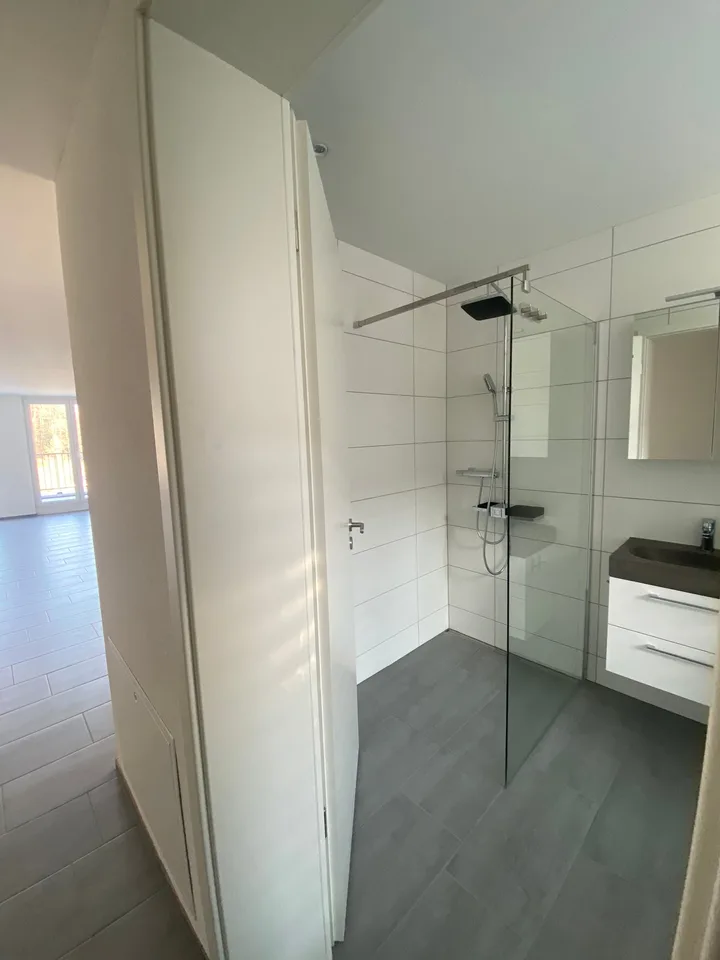Moderne Neubauwohnungen an attraktiver Wohnlage mit grossem Balkon – Foto 5 von 5