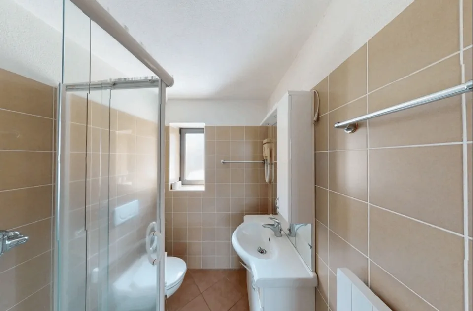 Renditeobjekt! Mehrfamilienhaus mit Erst - und Zweitwohnsitzen für Investoren – Foto 6 von 12
