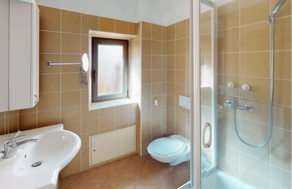 Renditeobjekt! Mehrfamilienhaus mit Erst - und Zweitwohnsitzen für Investoren – Foto 7 von 12