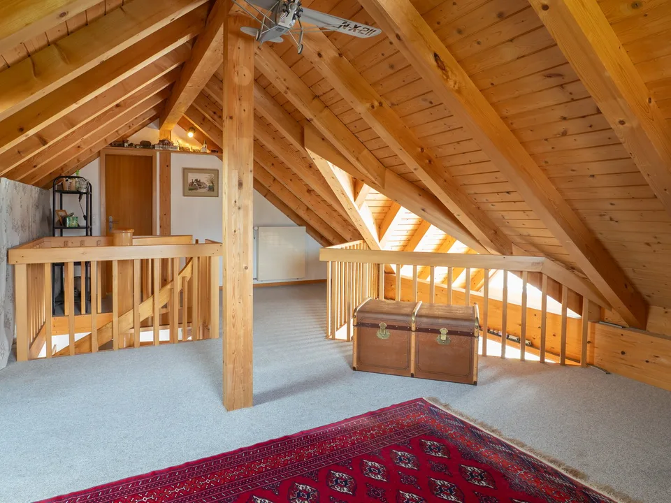 Charmante 6.5-Zimmer-Dachwohnung mit Weitblick – Foto 23 von 28