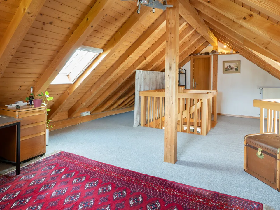 Charmante 6.5-Zimmer-Dachwohnung mit Weitblick – Foto 21 von 28