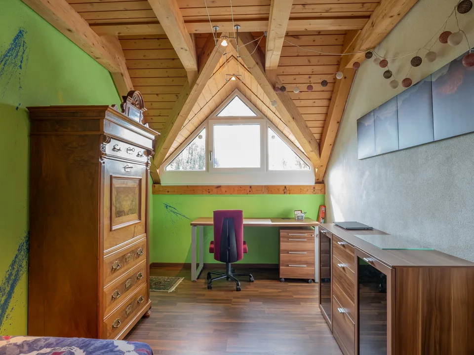 Charmante 6.5-Zimmer-Dachwohnung mit Weitblick – Foto 16 von 28