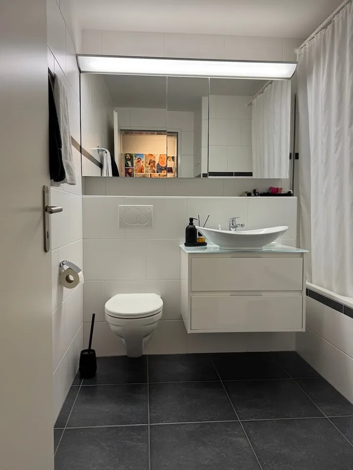 Appartement moderne, neuf de 3,5 pièces avec buanderie séparée – photo 11 sur 20