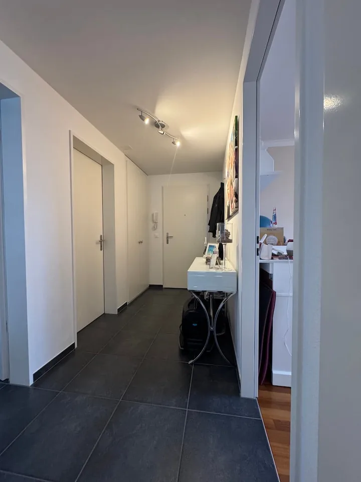 Mint-condition apartment with private laundry room – Foto 12 von 21